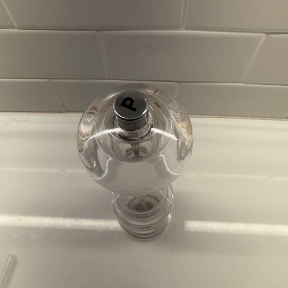 Williams Sonoma Pepper Shaker - Picture 3 of 4